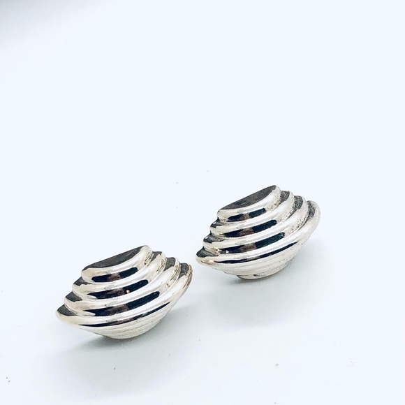 Vintage Modernist Silver Earrings - Picture 12 of 13